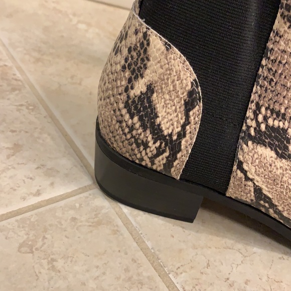 Anthropologie Parker & Sky Snakeskin Animal Chelsea Ankle Boots NWOT Size 8.5 - Picture 8 of 15